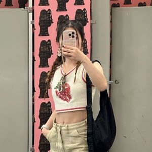 Meet your Posher, Bora